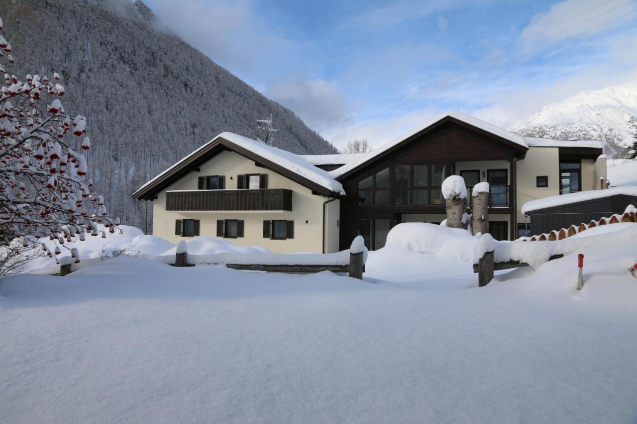 Dorfblick Appartements & Rooms Senales Exterior photo